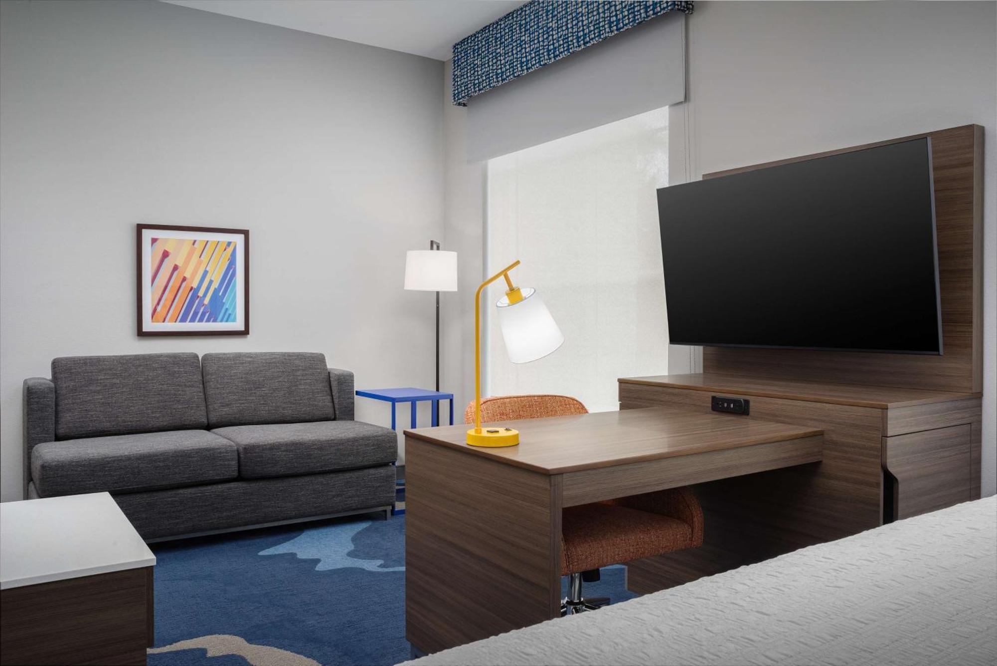 Hampton & Naples South Hotel 3*