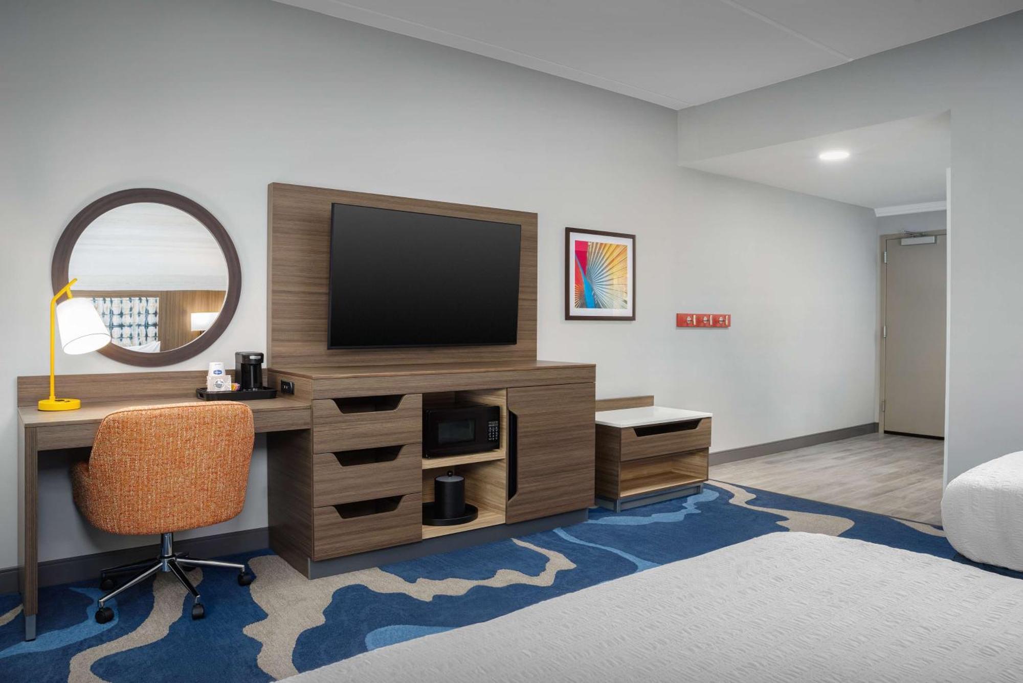 Hotel Hampton & Naples South 3*