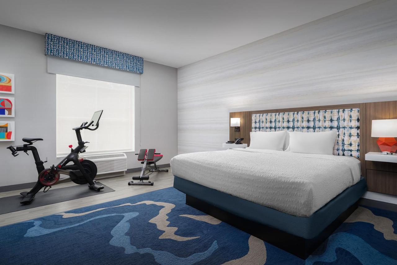 Hampton & Naples South Hotel 3*